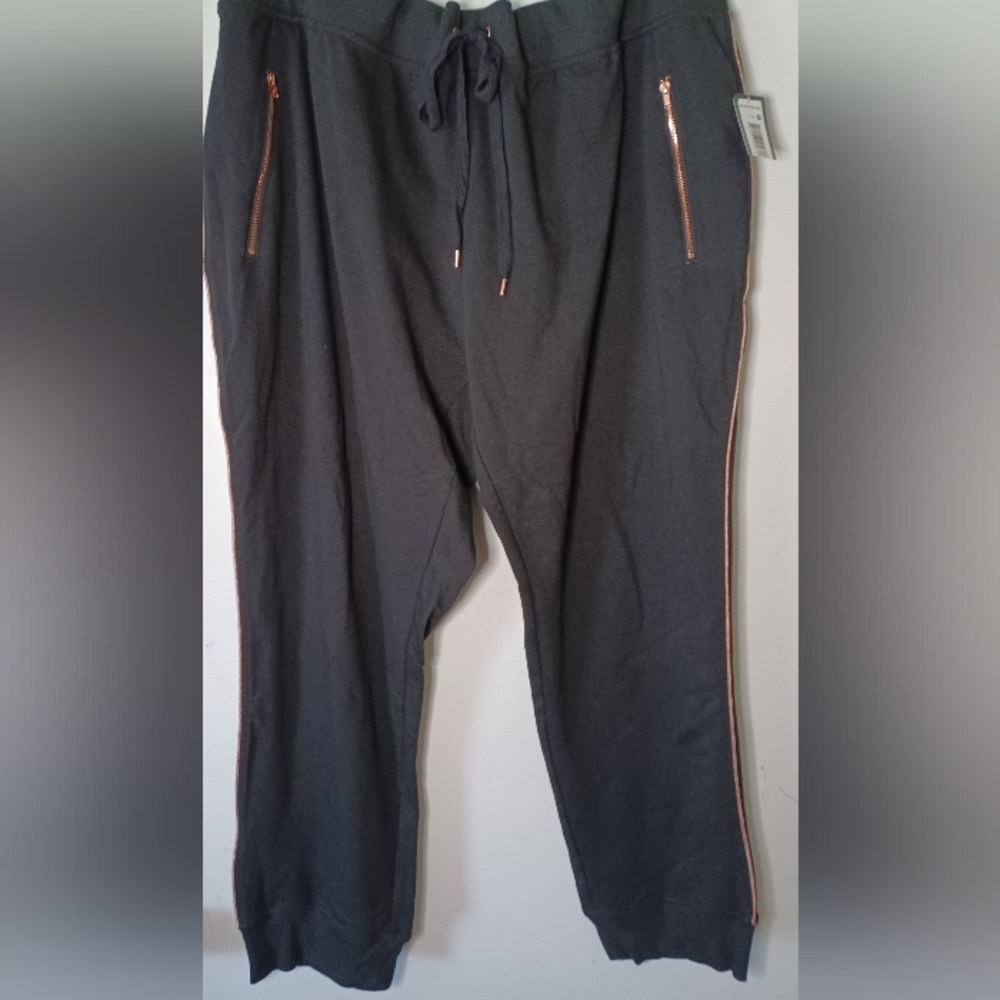 MTA sports women's plus size black athletic pants size 3X